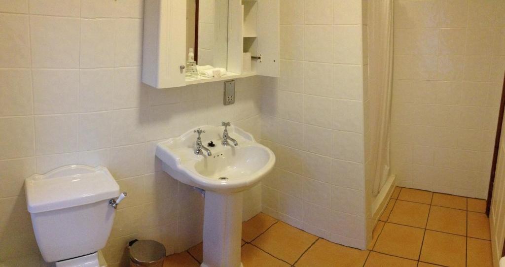 Virginia'S Guesthouse Kenmare Phòng bức ảnh